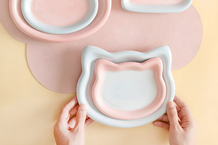 Stylish ceramic pet dish